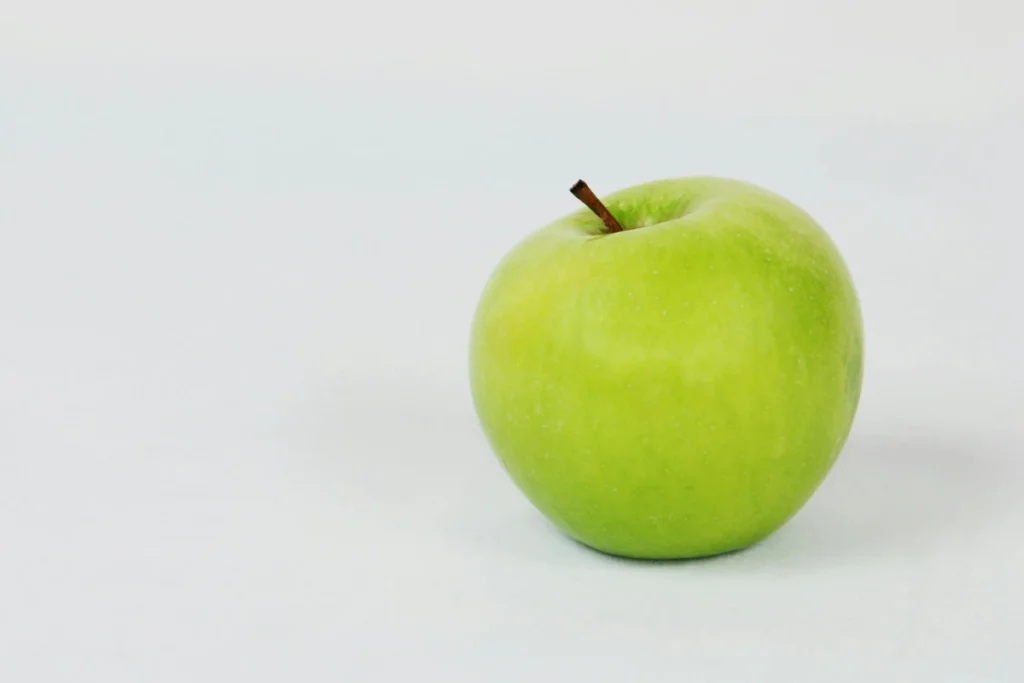 a green apple